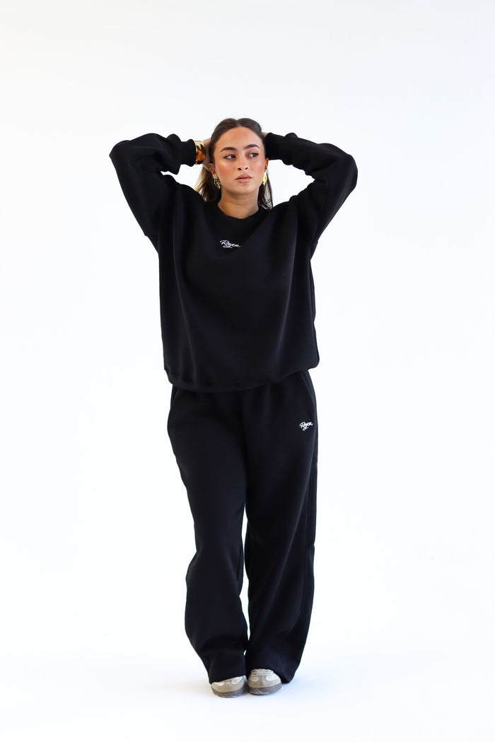 Rayor Winter Collection in Black, front view, embroidered Rayor logo